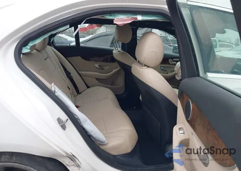 2018 Mercedes-Benz C 300 из США, поврежденный, VIN 55SWF4JBXJU280561